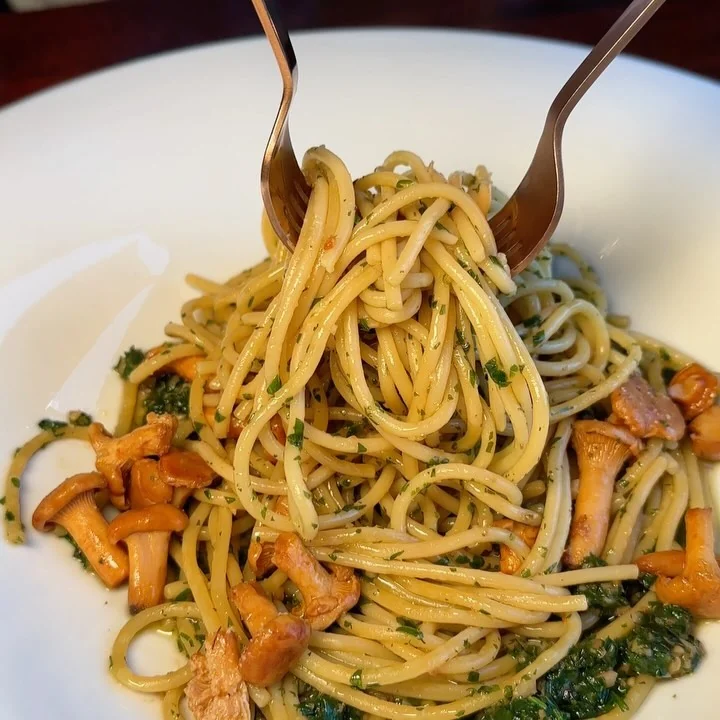 Mahina Vegan Table pasta with chanterelle mushrooms and herbs
