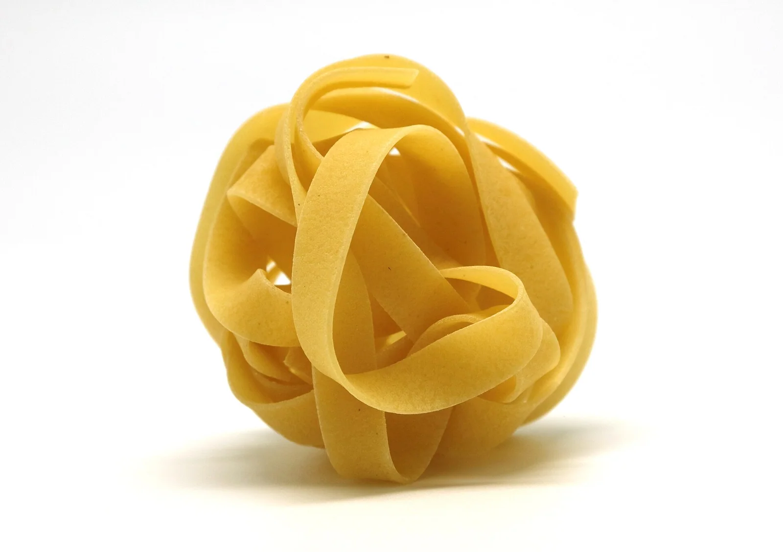 Dried fettuccine with long, flat ribbons