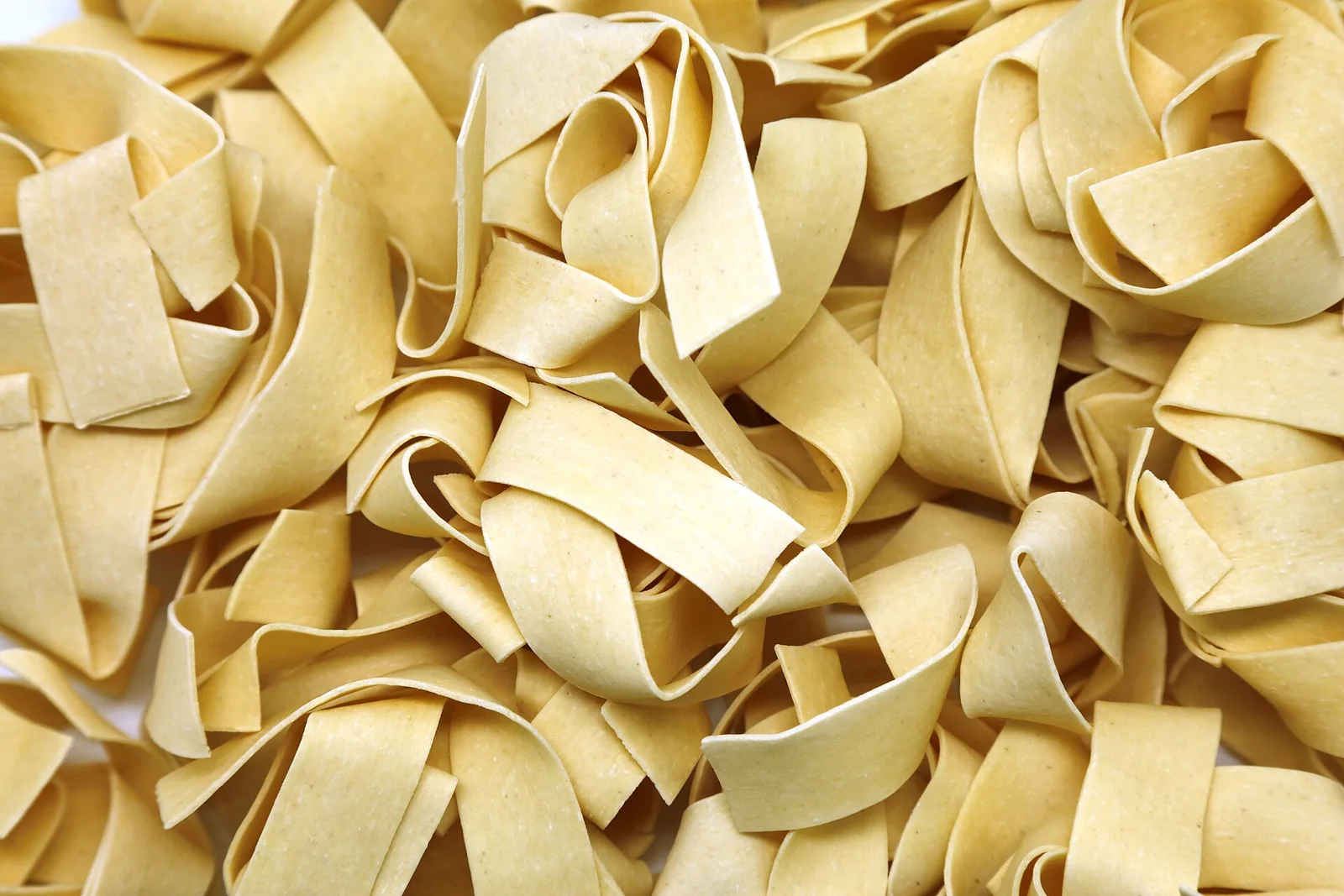 Dried pappardelle with very broad ribbons