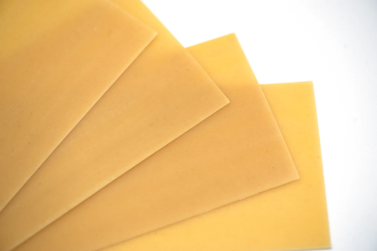 Broad, flat lasagna sheets